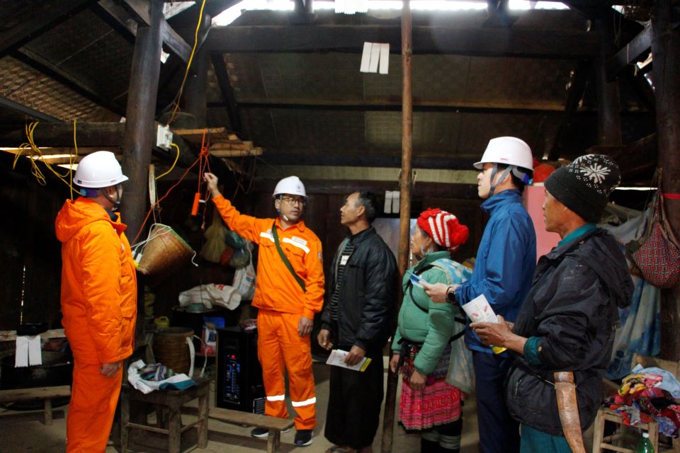 Dòng điện sáng bản vùng cao